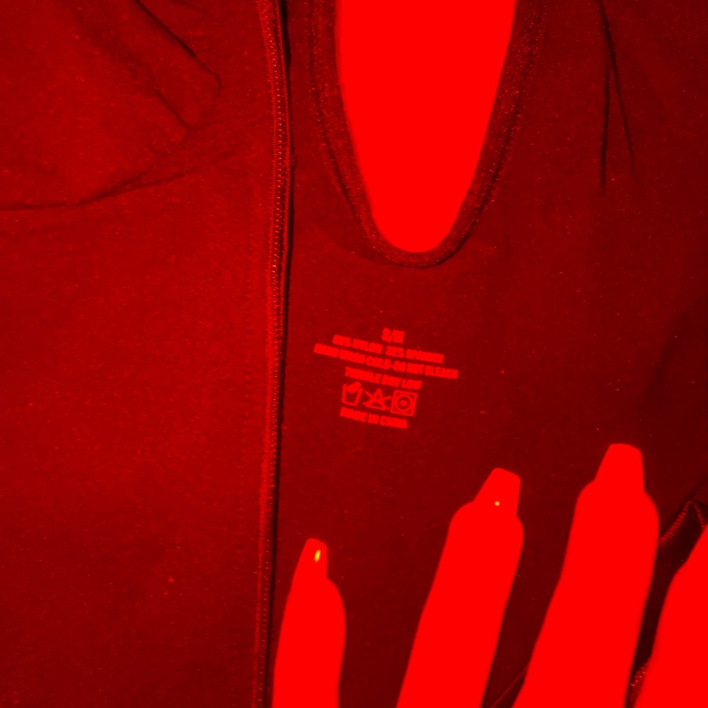 WHEN STYLE MEETS
COMPRESSION - Picture 4 of 4